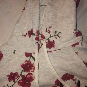 forever 21 flower crop sweater !